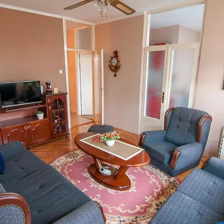 Genuine Montenegrin Flat شقة بودغوريتْسا